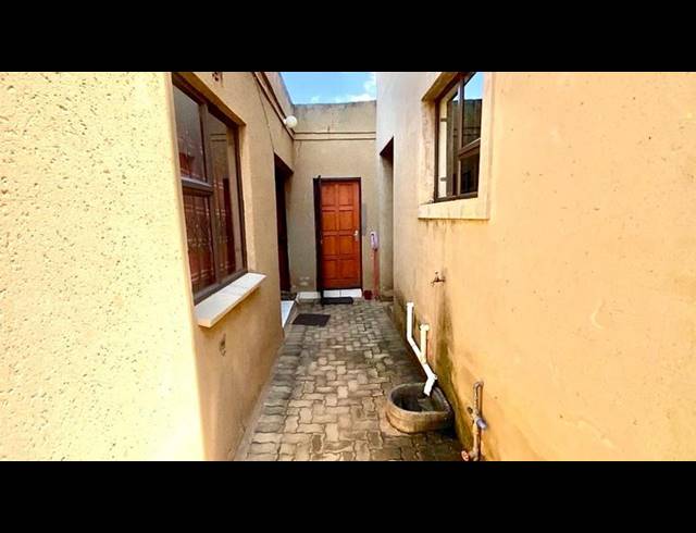 3 BEDROOM HOUSE FOR SALE IN BRAM FISCHERVILLE